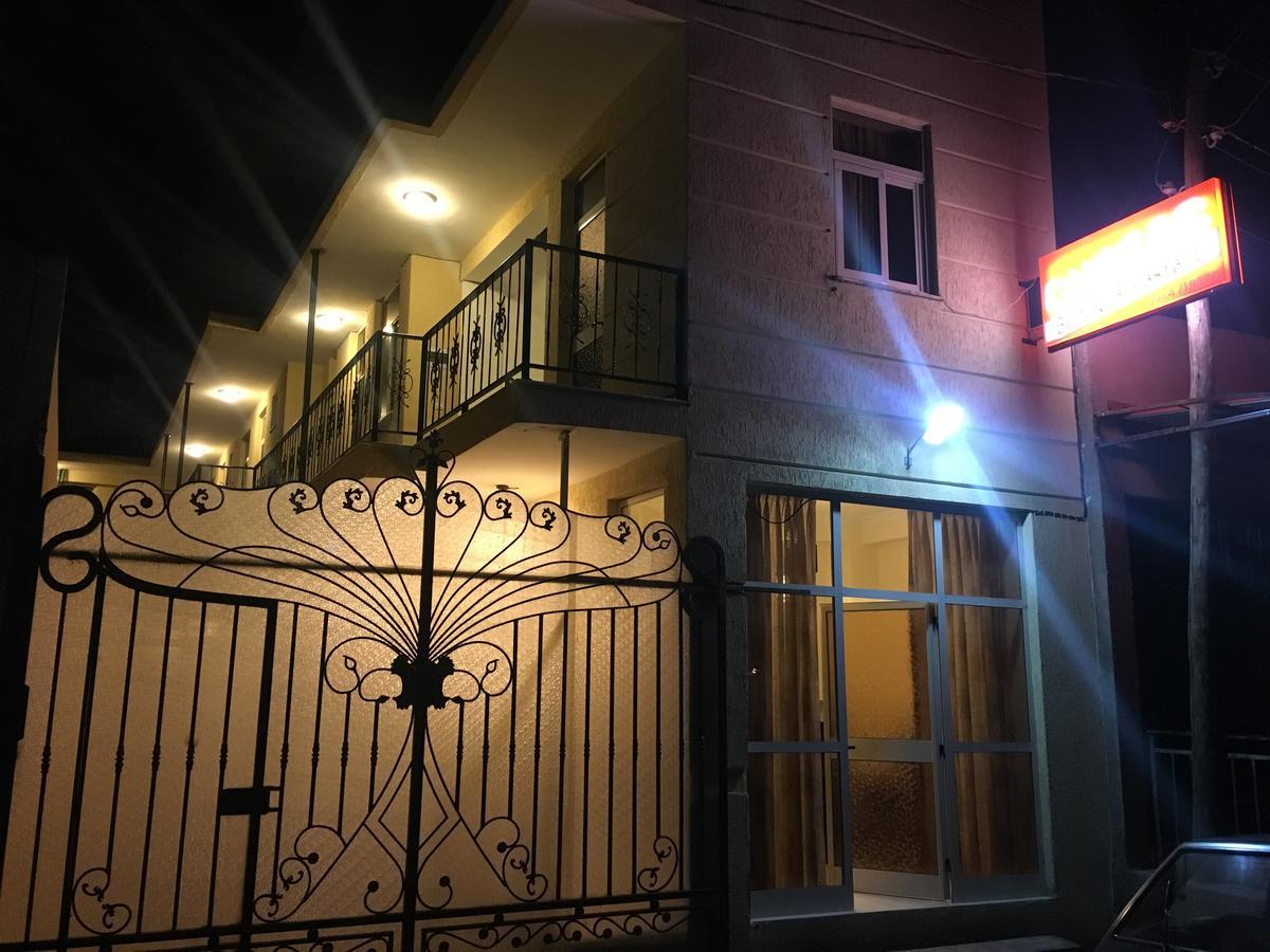 アジス・アベバ チアーズ ベッド＆ブレックファースト Bed & Breakfast エクステリア 写真